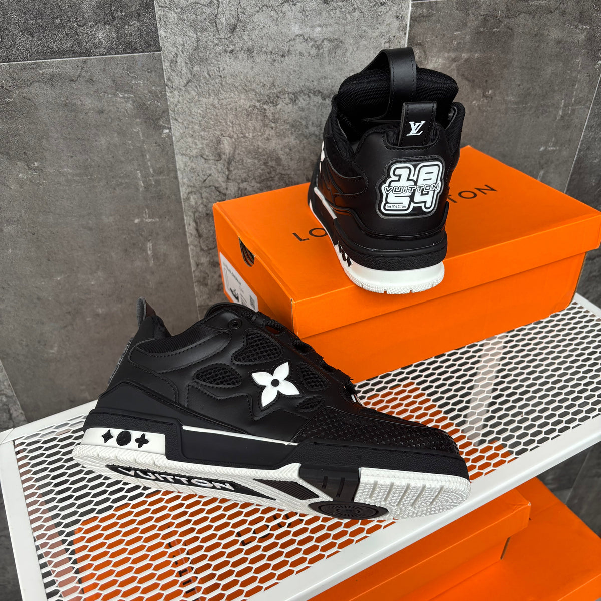 LOUIS VUITTON SKATE BLACK