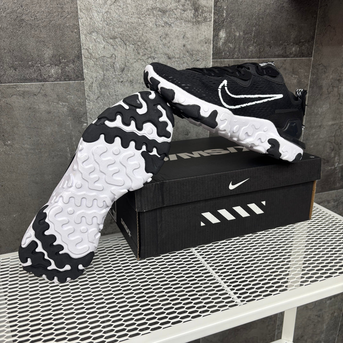 NIKE REACT VISION MX BLACK WHITE