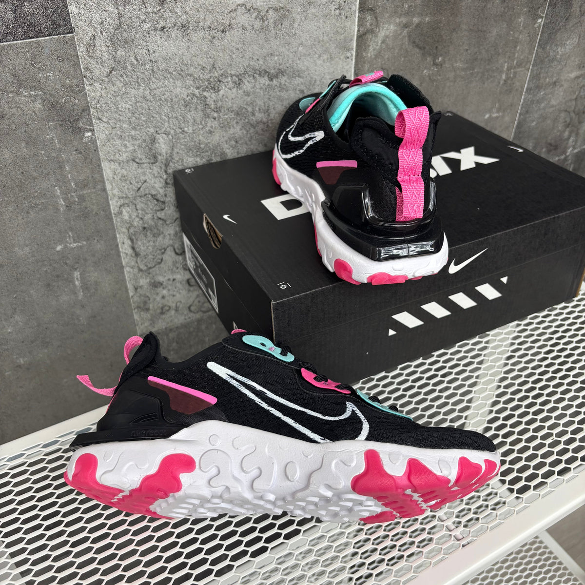 NIKE REACT VISION MX BLACK PINK BLUE