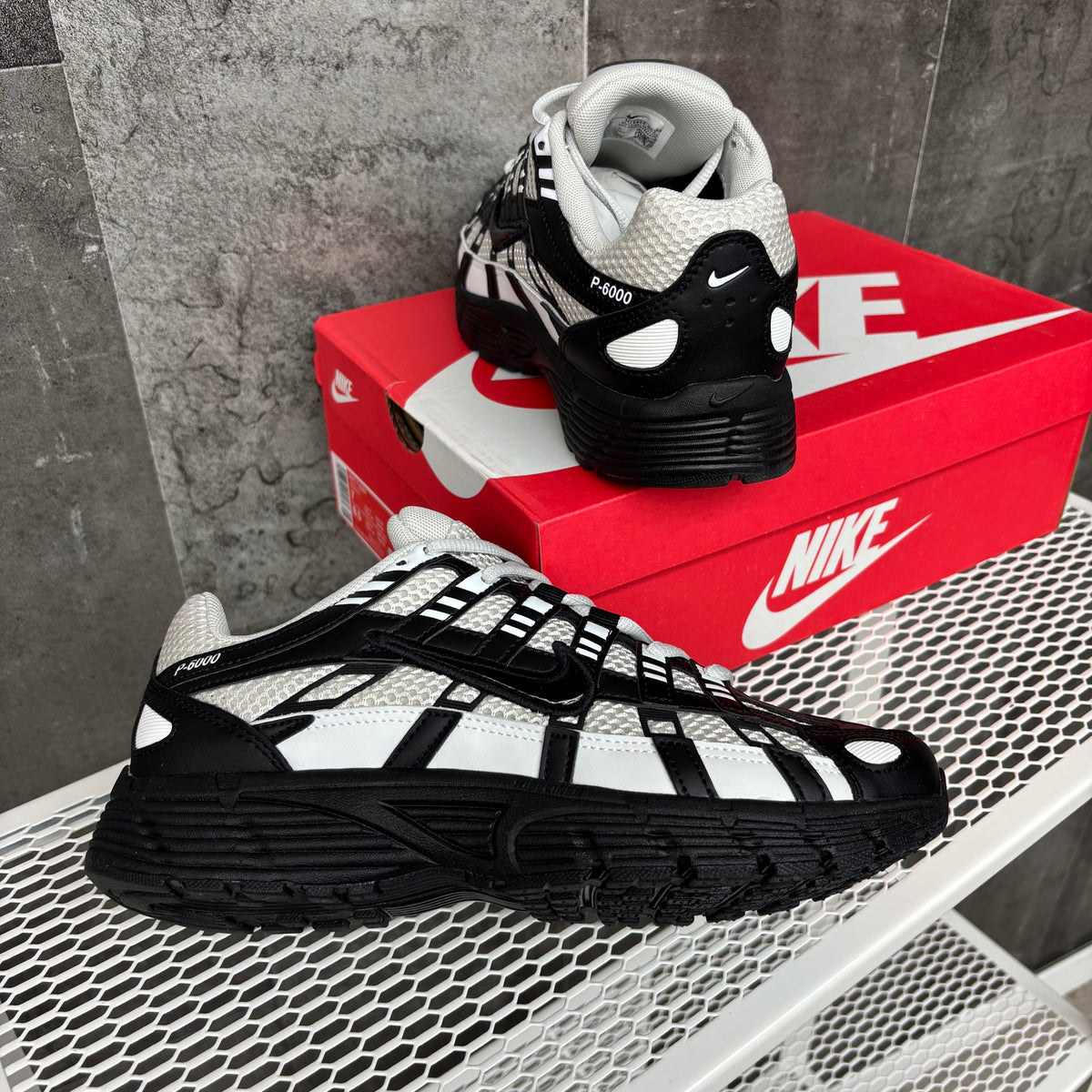 NIKE P-6000 GREY/BLACK