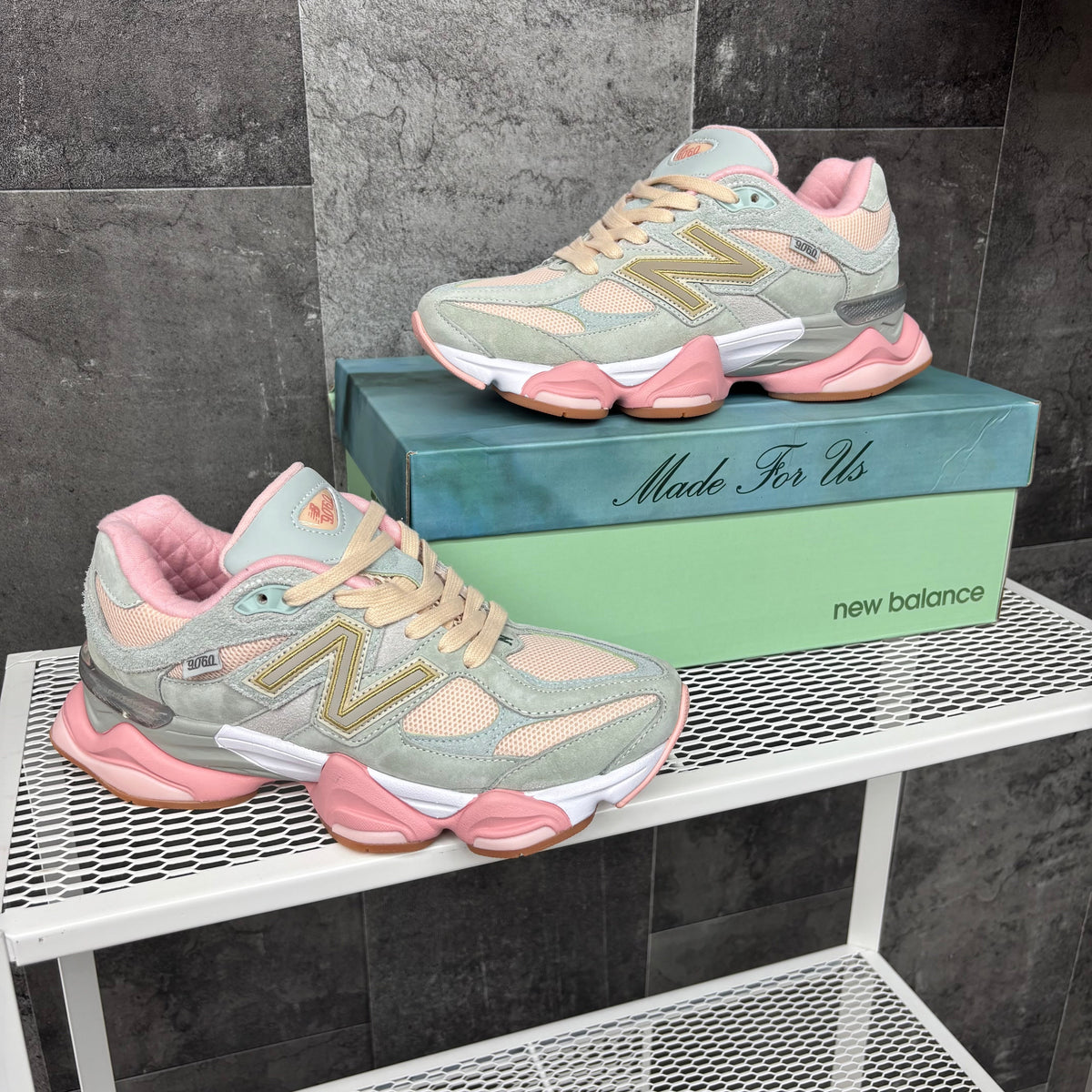 NEW BALANCE 9060
