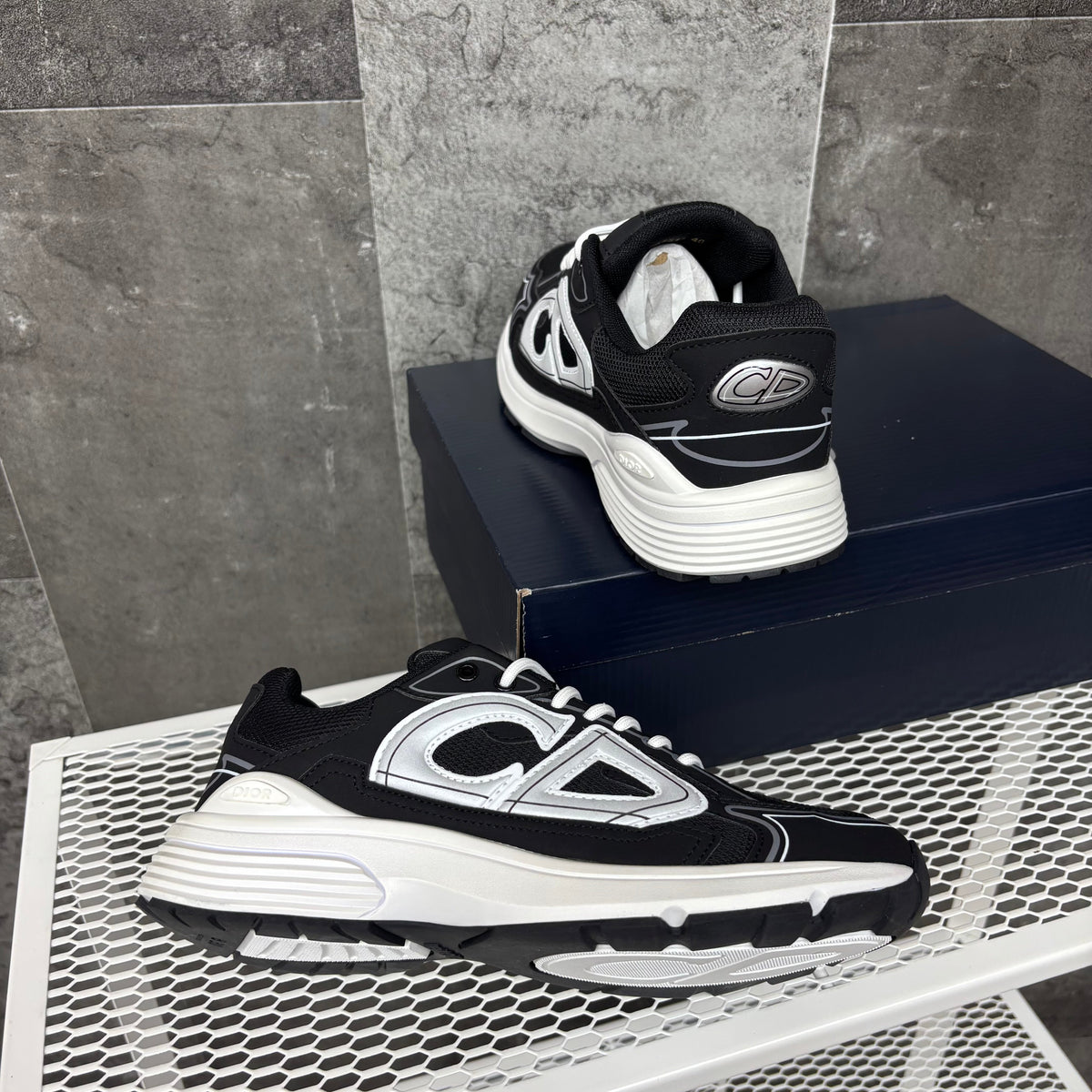 DIOR B30 BLACK/WHITE