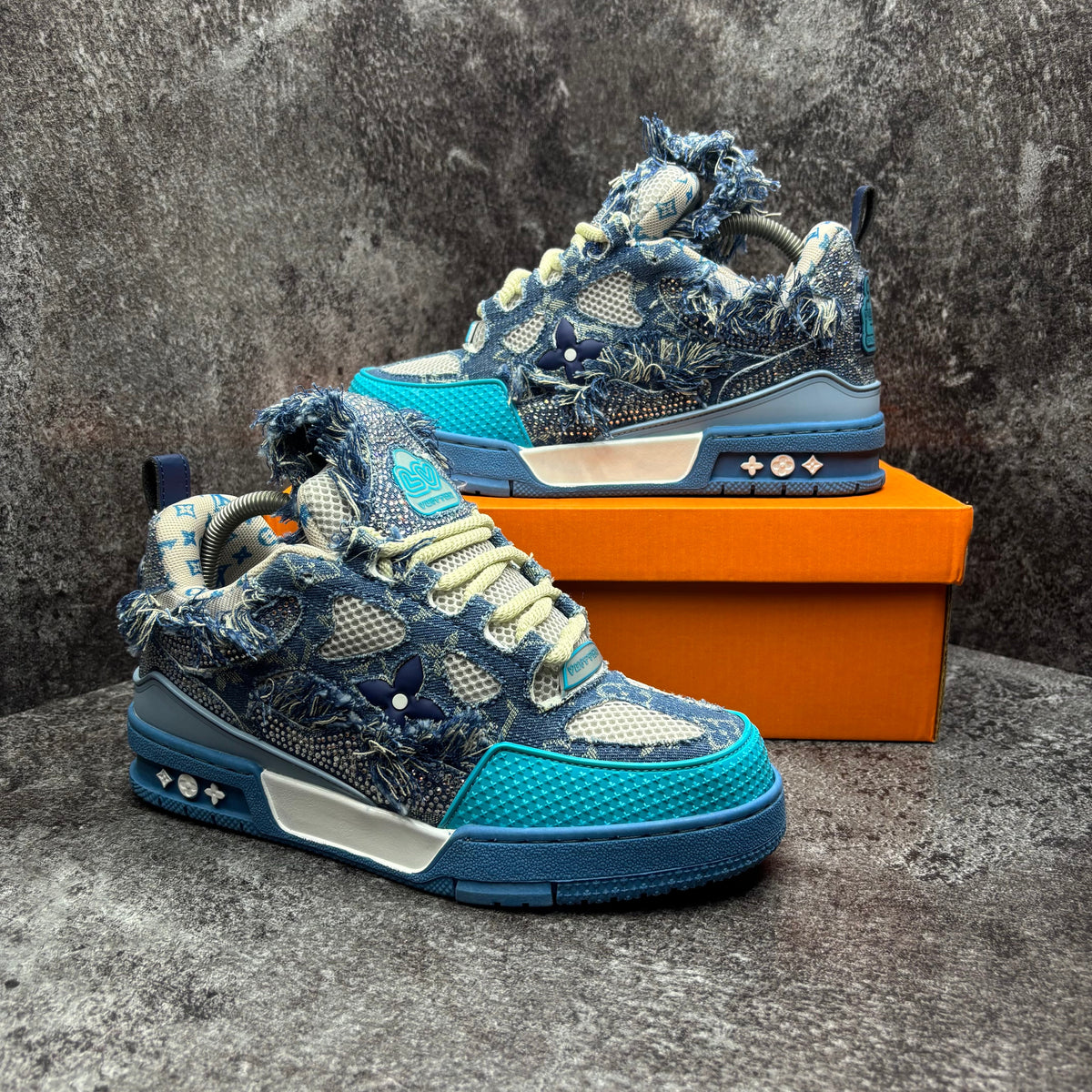 LOUIS VUITTON SKATE SWAROVSKI BLUE & SILVER