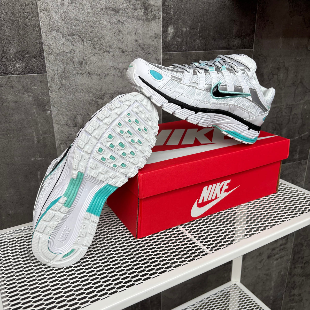 NIKE P-6000 WHITE/BLUE