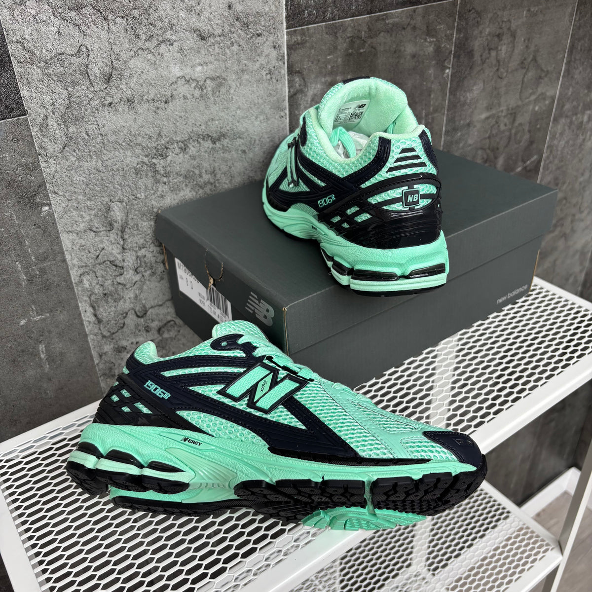 NEW BALANCE 1906R GREEN