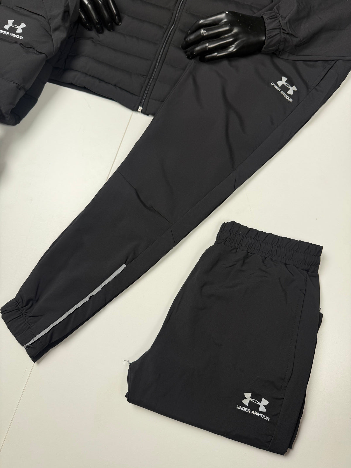 UNDER ARMOUR BLACK REFLECTANTE