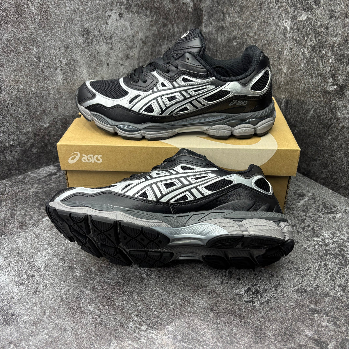 ASICS BLACK & SILVER