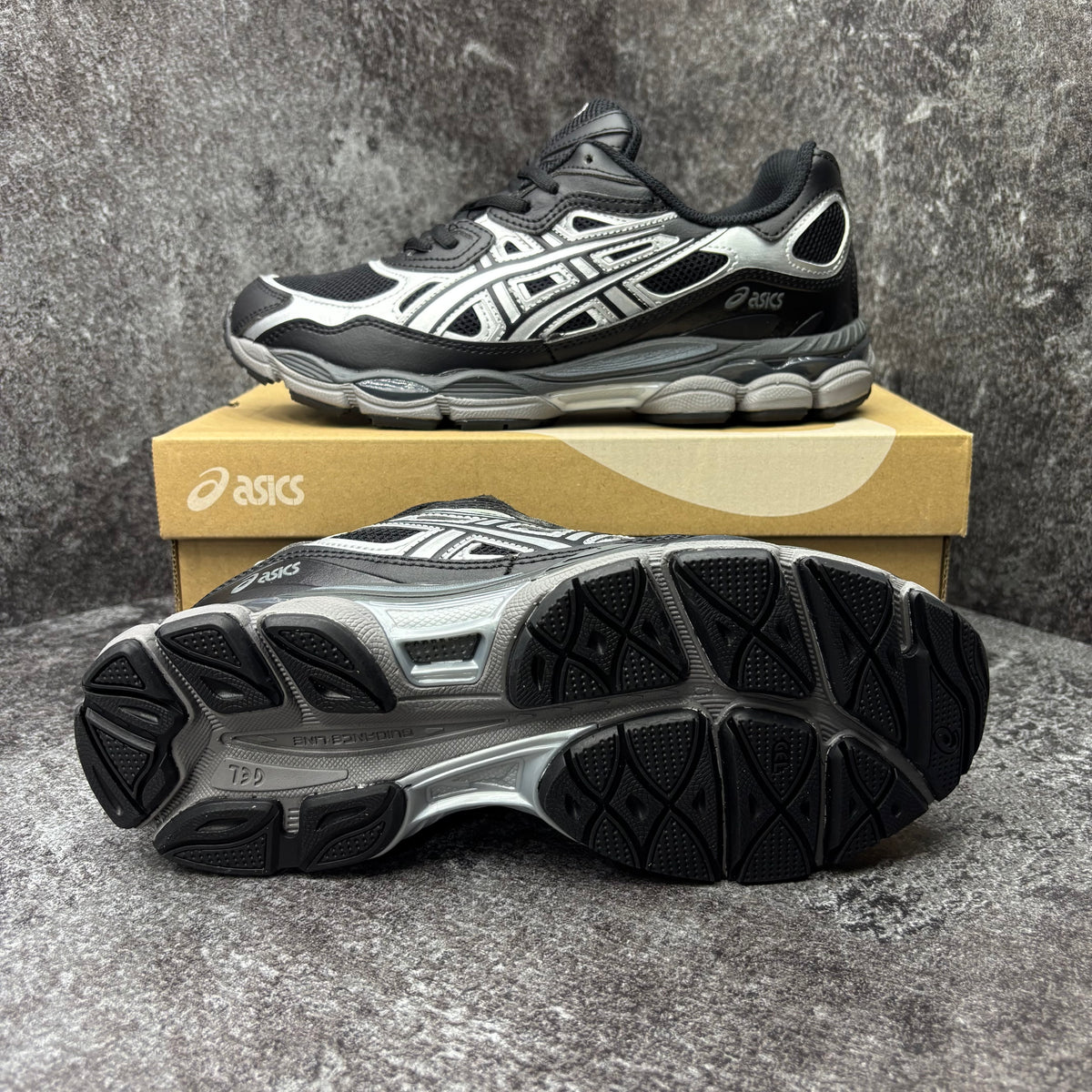 ASICS BLACK & SILVER