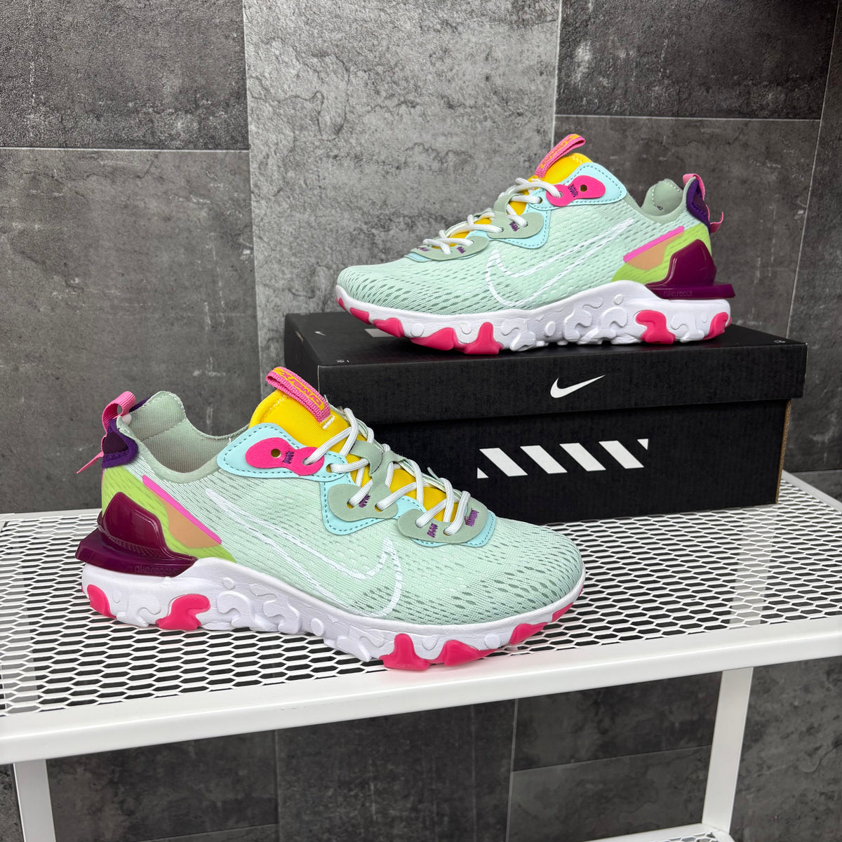 NIKE REACT VISION MX GREEN PINK YELLOW
