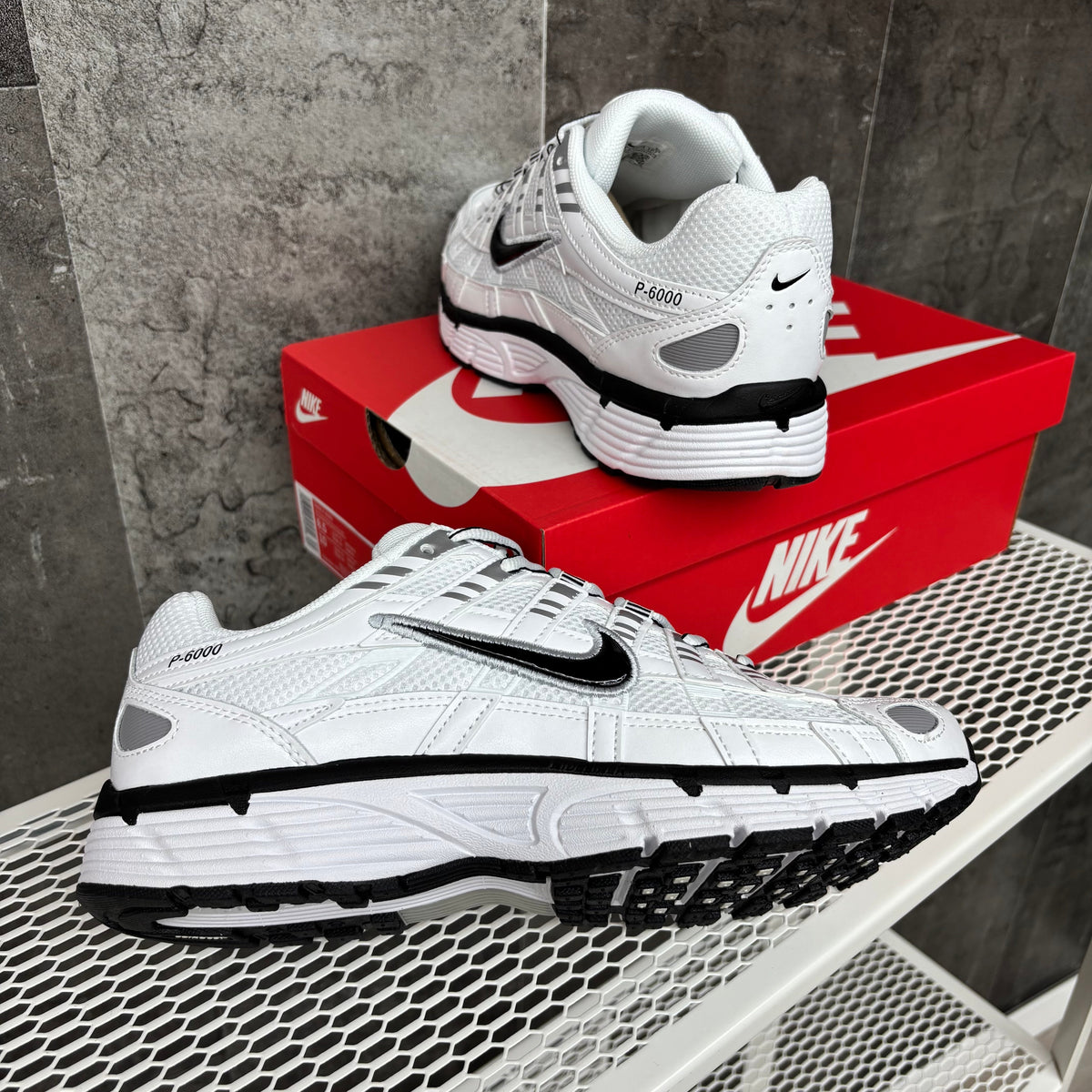 NIKE P-6000 WHITE/BLACK