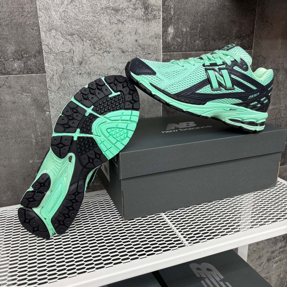 NEW BALANCE 1906R GREEN