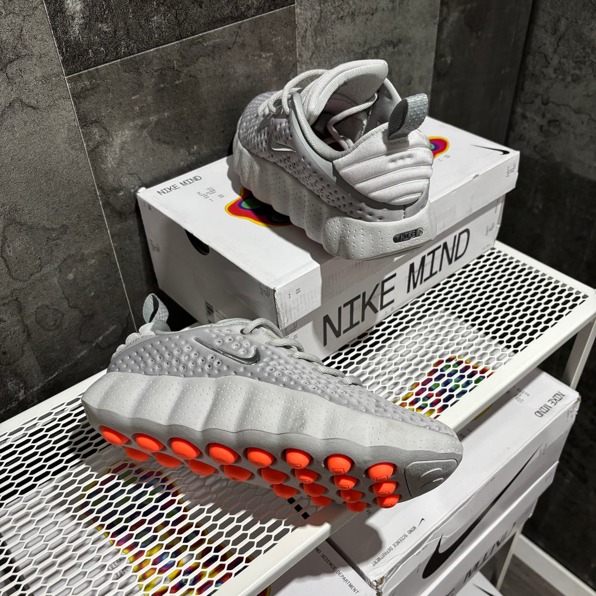 NIKE MIND GREY 002