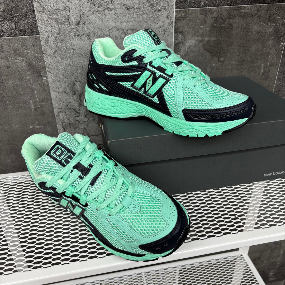 NEW BALANCE 1906R GREEN