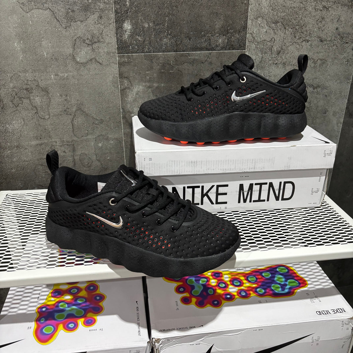 NIKE MIND 002 BLACK