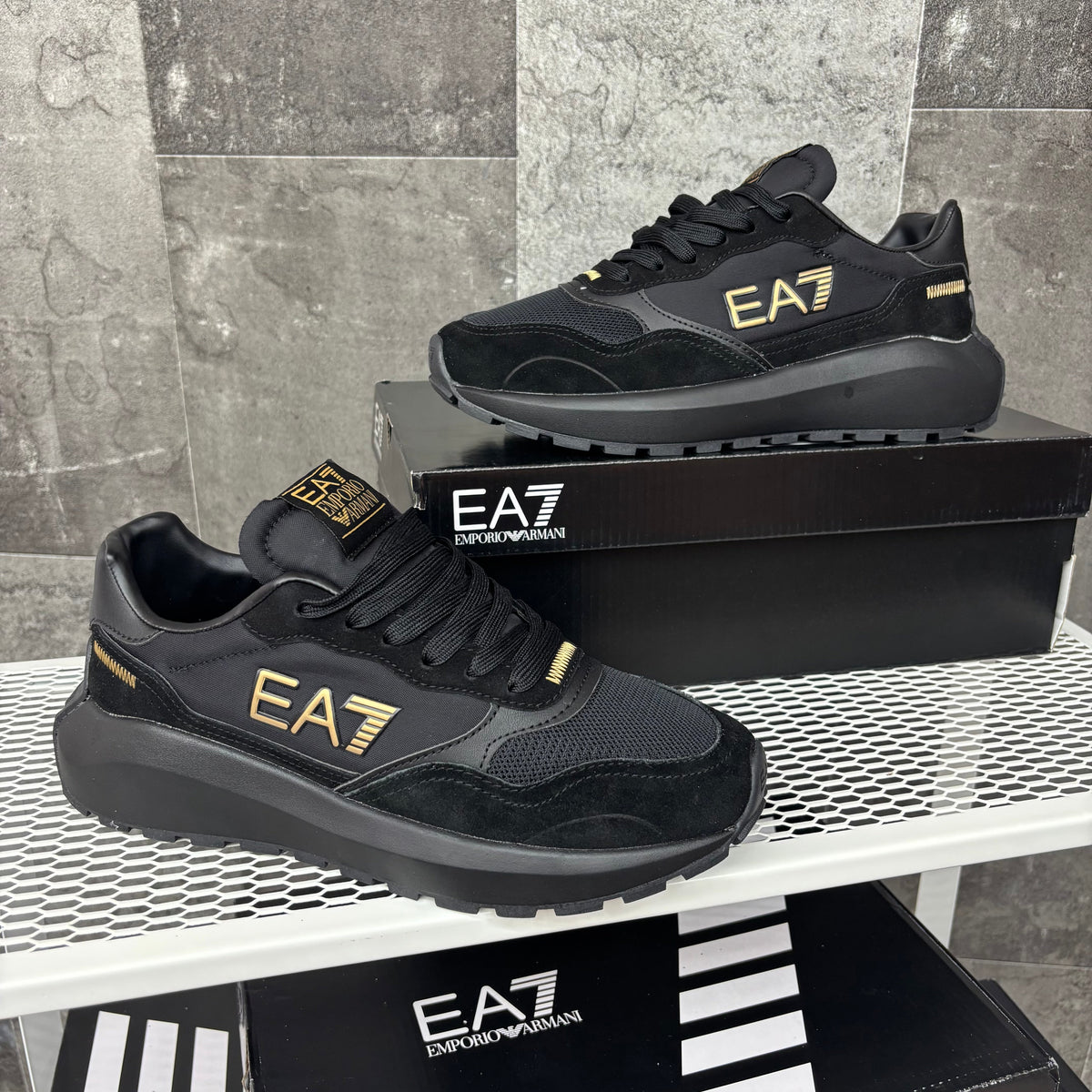 EA7 BLACK & GOLD