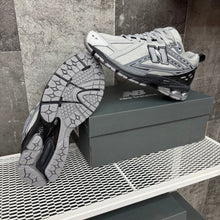 NEW BALANCE 1906R GREY