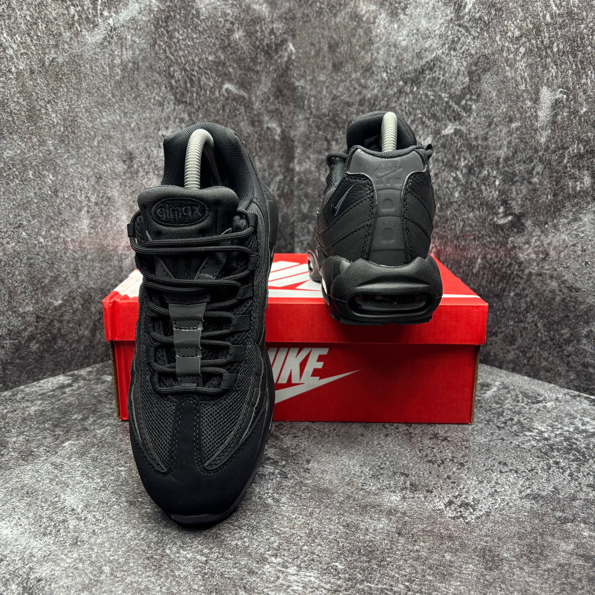 NIKE AIR MAX 95 BLACK