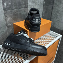 LOUIS VUITTON TRAINER BLACK