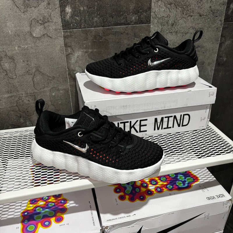 NIKE MIND BLACK & WHITE 002