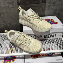 NIKE MIND BEIGE 002