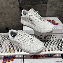 NIKE MIND WHITE & BLACK 002