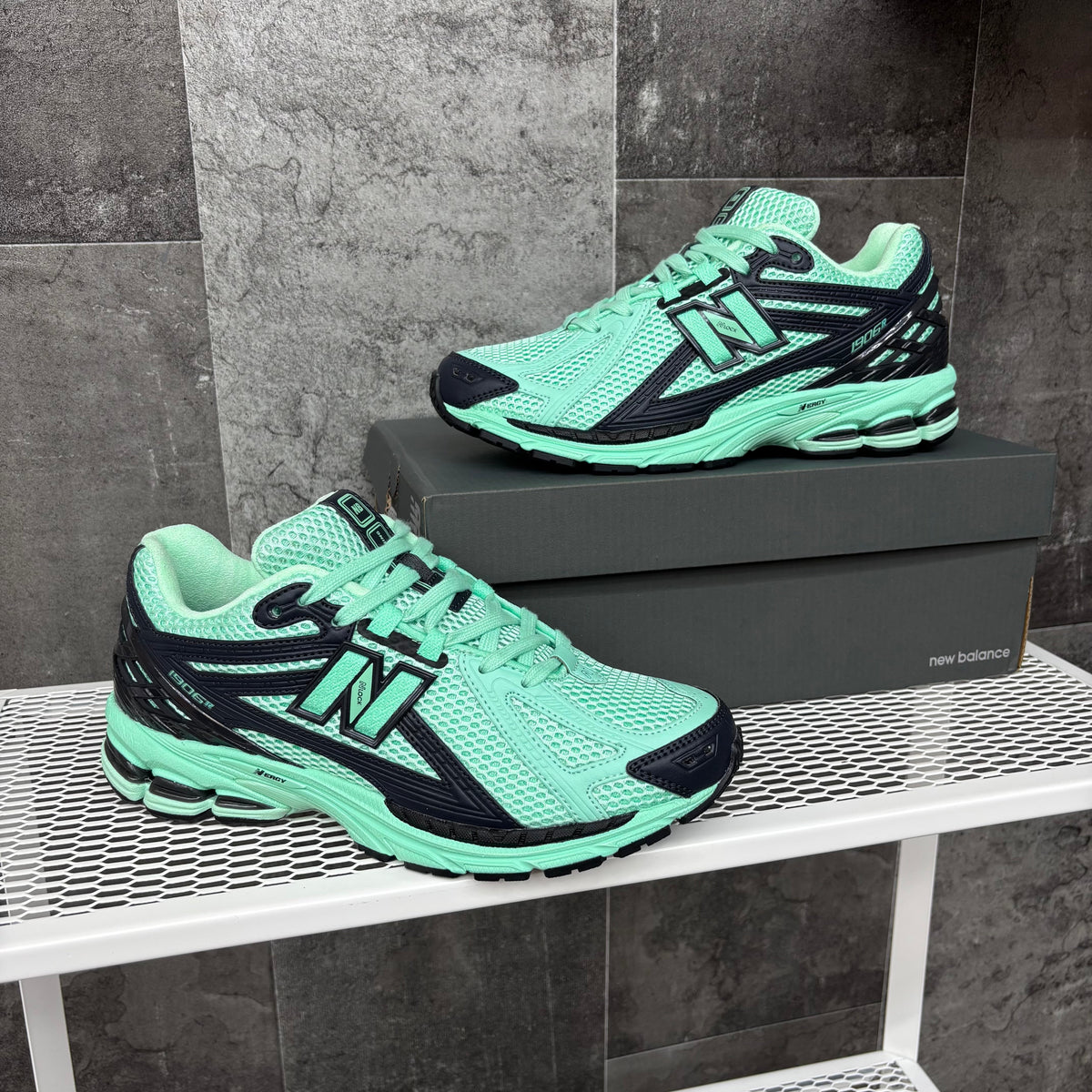 NEW BALANCE 1906R GREEN