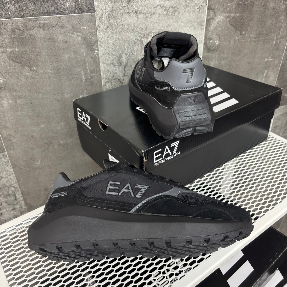 EA7 ALL BLACK