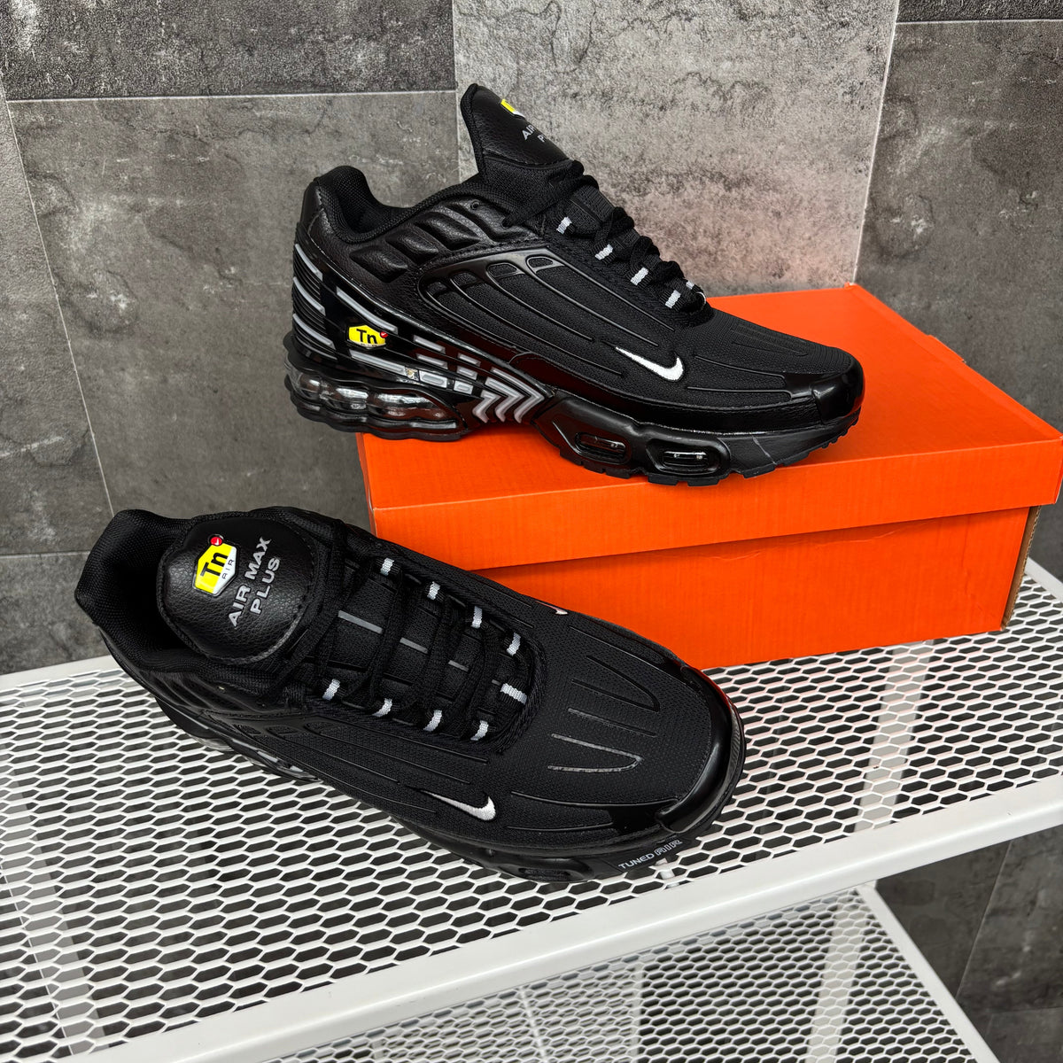 NIKE TUNED AIR MAX PLUS III BLACK