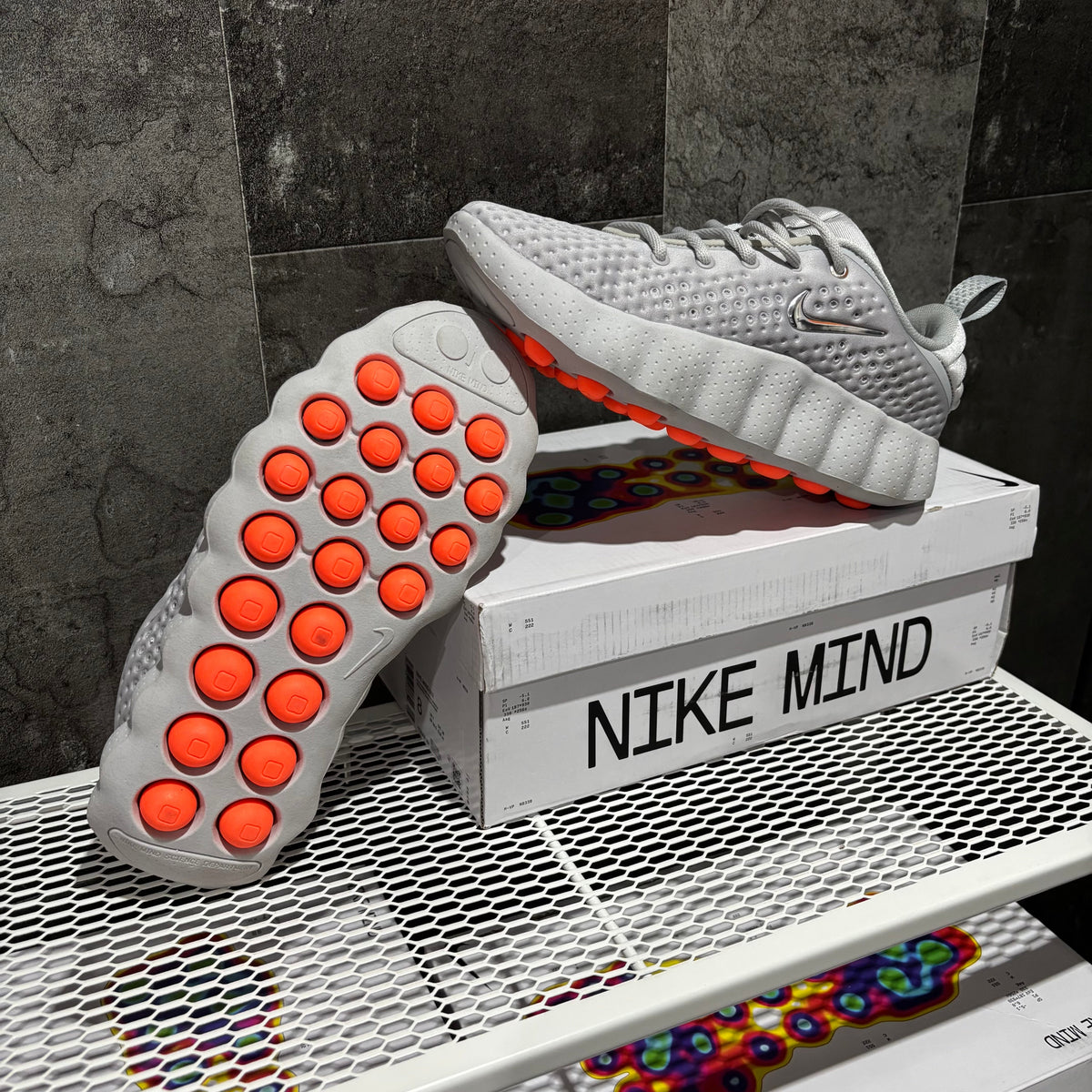 NIKE MIND GREY 002