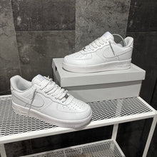 NIKE AIR FORCE 1