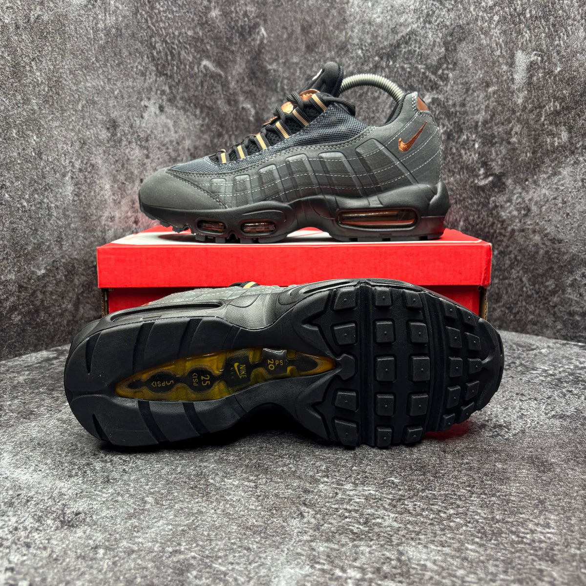 NIKE AIR MAX 95 GREY & ORANGE