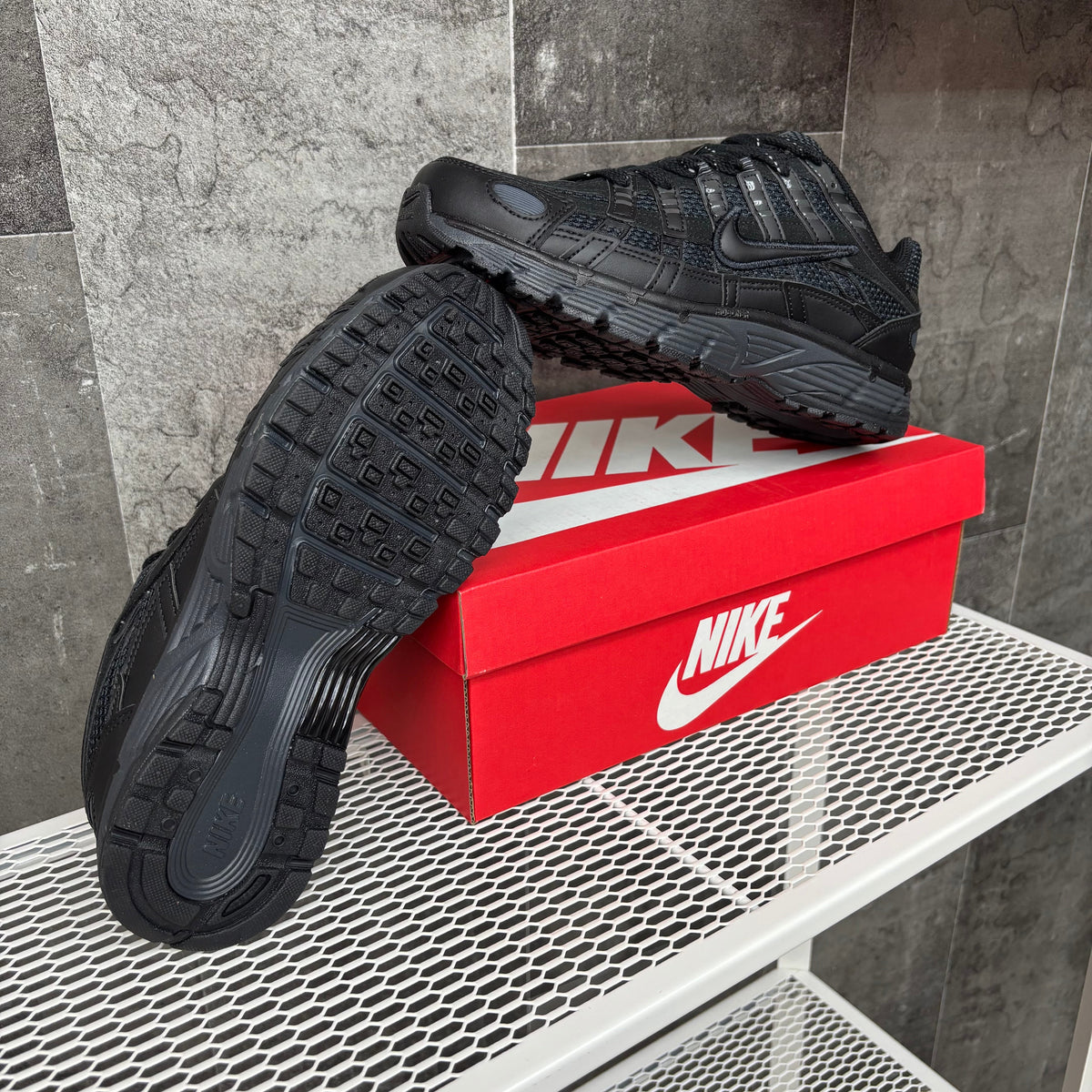NIKE P-6000 ALL BLACK