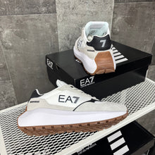EA7 WHITE & GREY