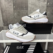 EA7 WHITE & GREY