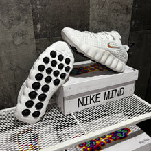 NIKE MIND WHITE & BLACK 002