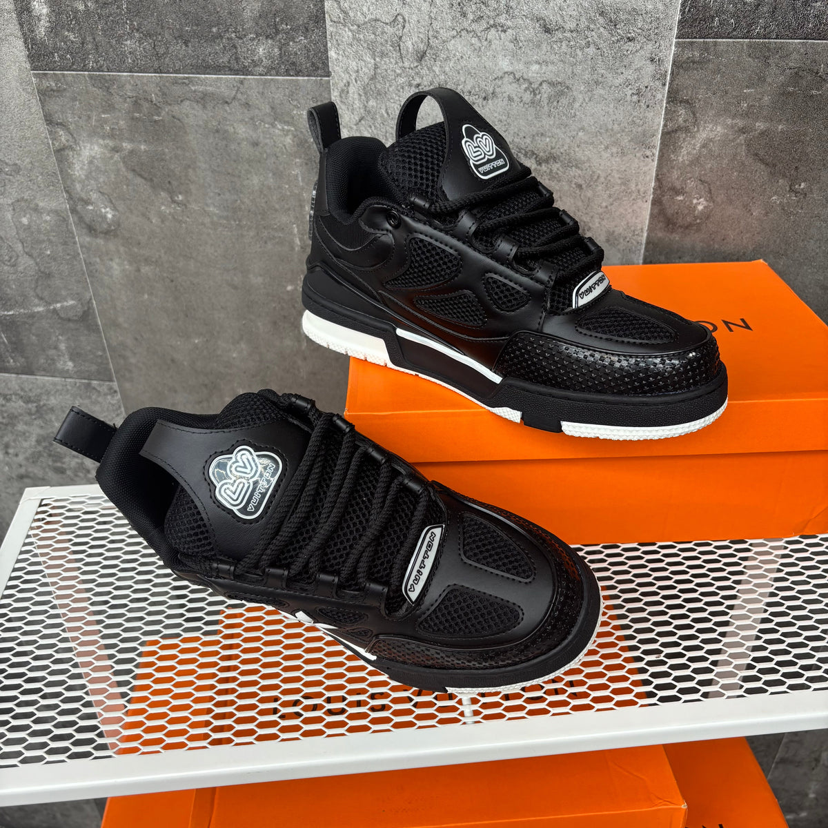 LOUIS VUITTON SKATE BLACK