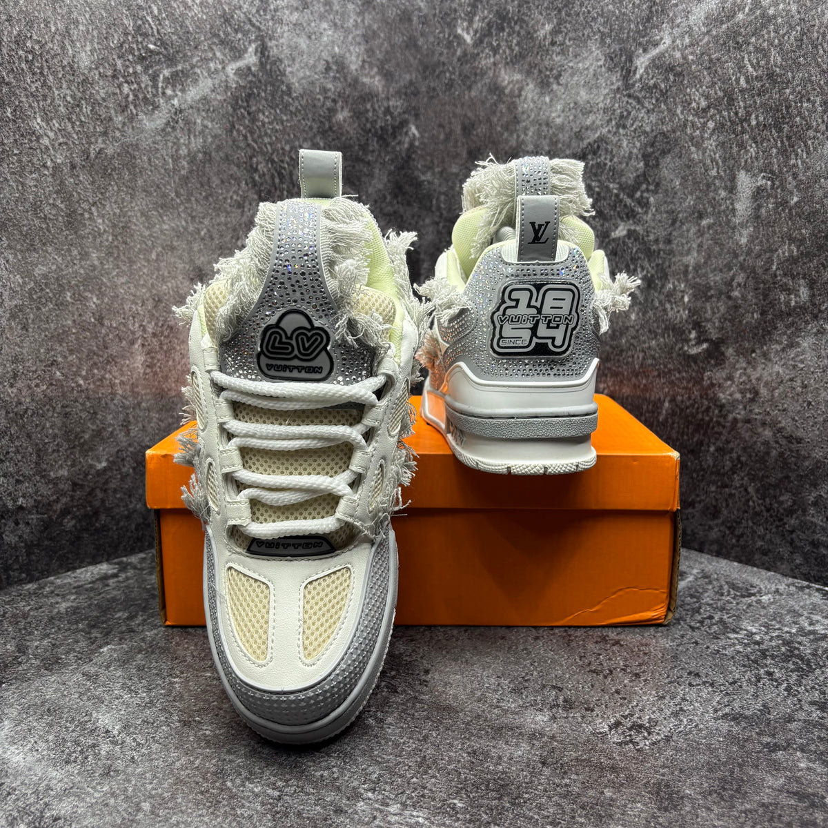 LOUIS VUITTON SKATE SWAROVSKI GREY