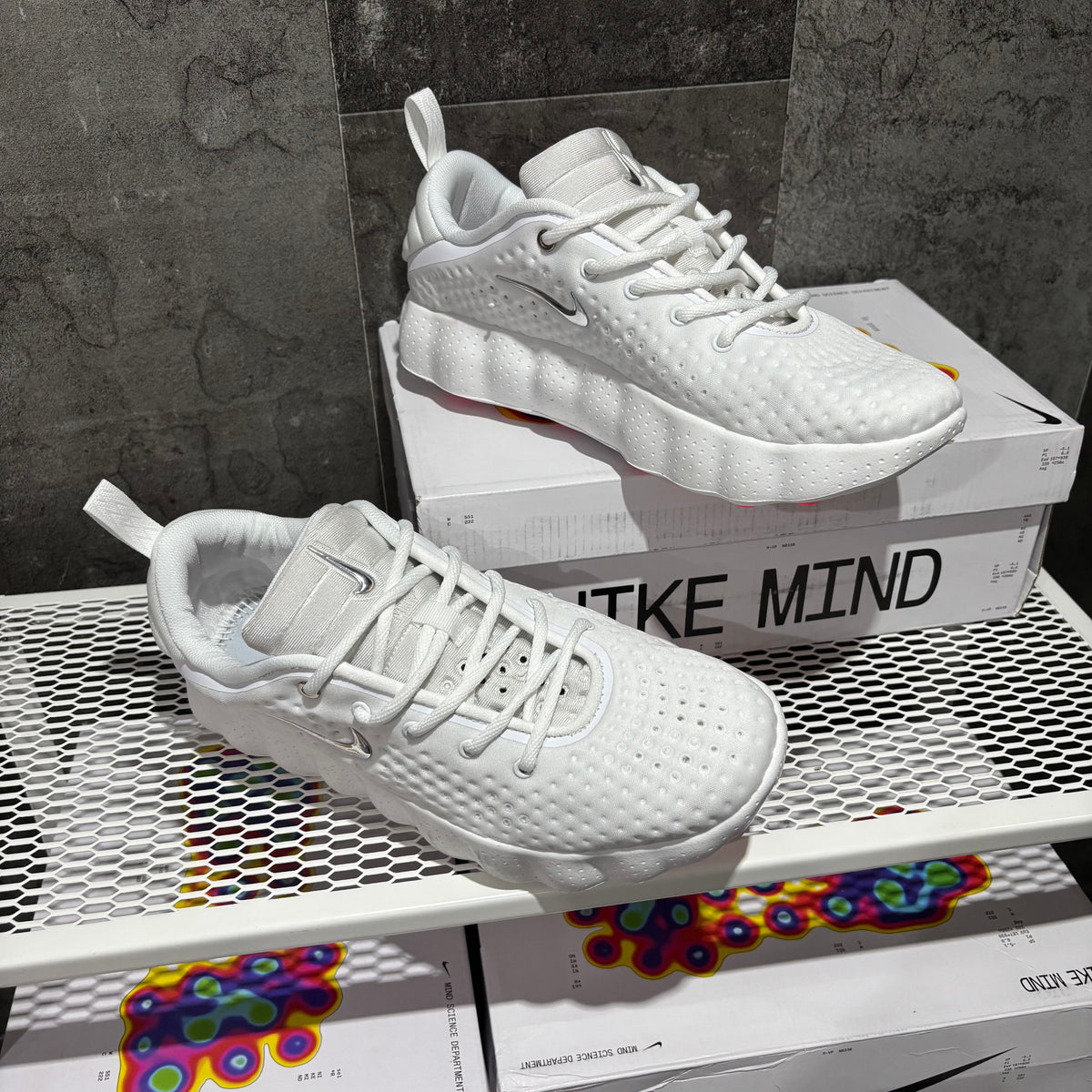 NIKE MIND WHITE 002