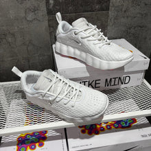 NIKE MIND WHITE 002
