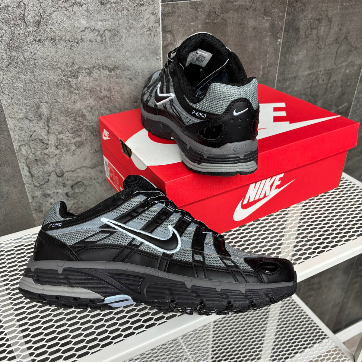 NIKE P-6000 GREY/BLACK