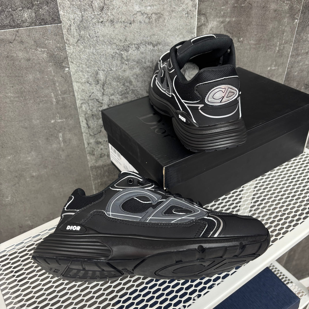 DIOR B30 BLACK